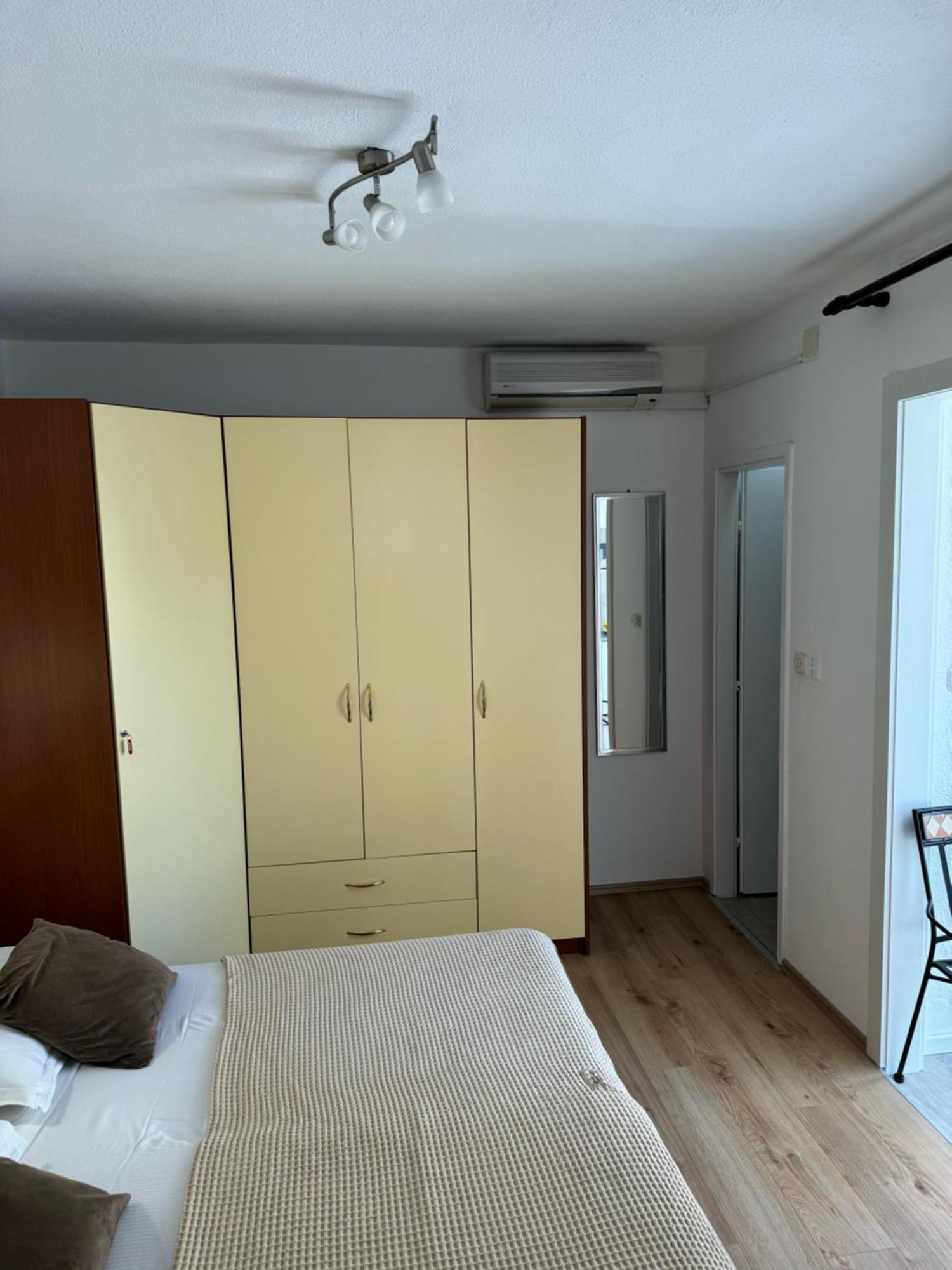 Apartmani Komparic Baška Voda Exteriör bild